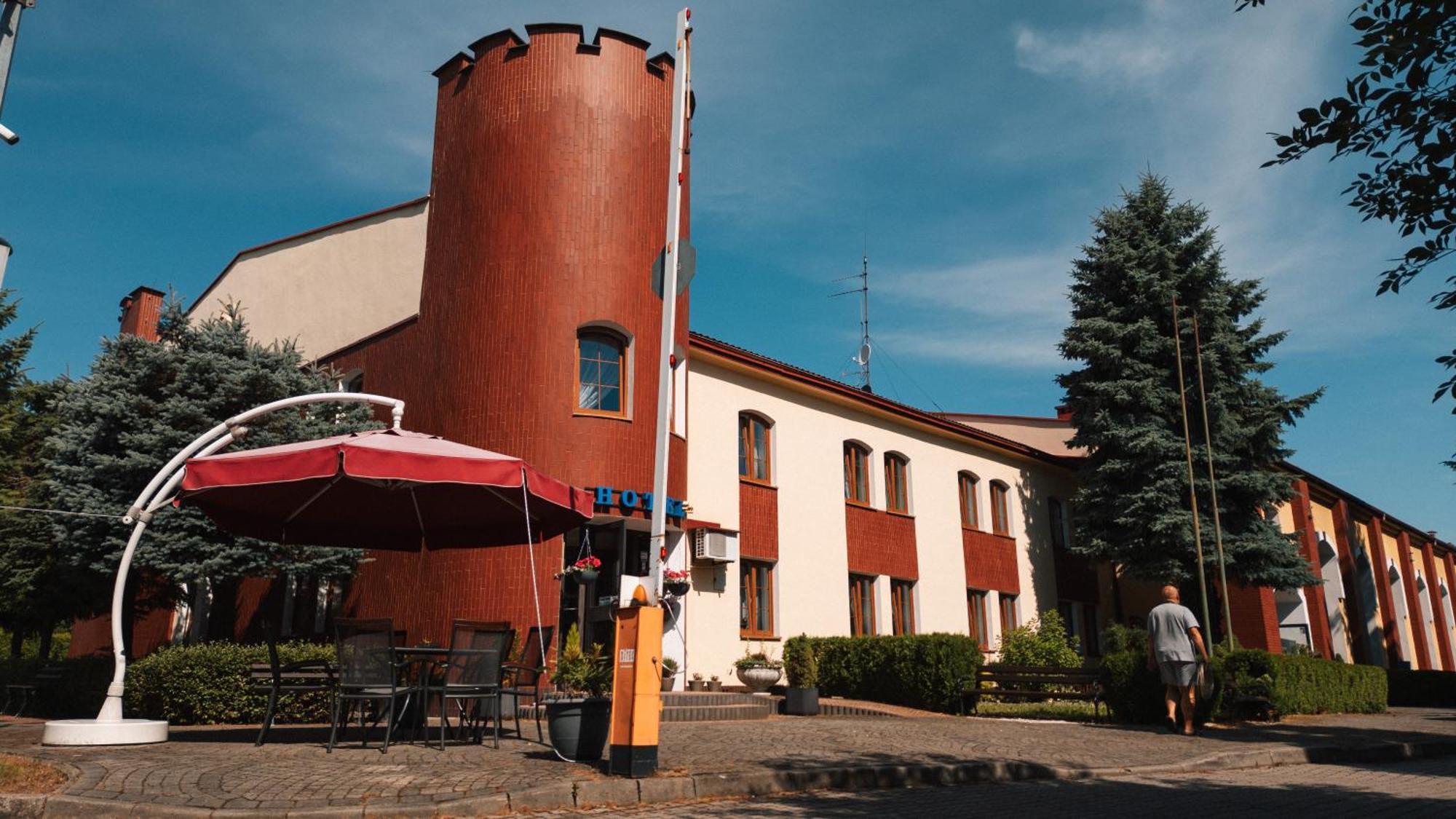 Hotel Marko Przemysl Luaran gambar