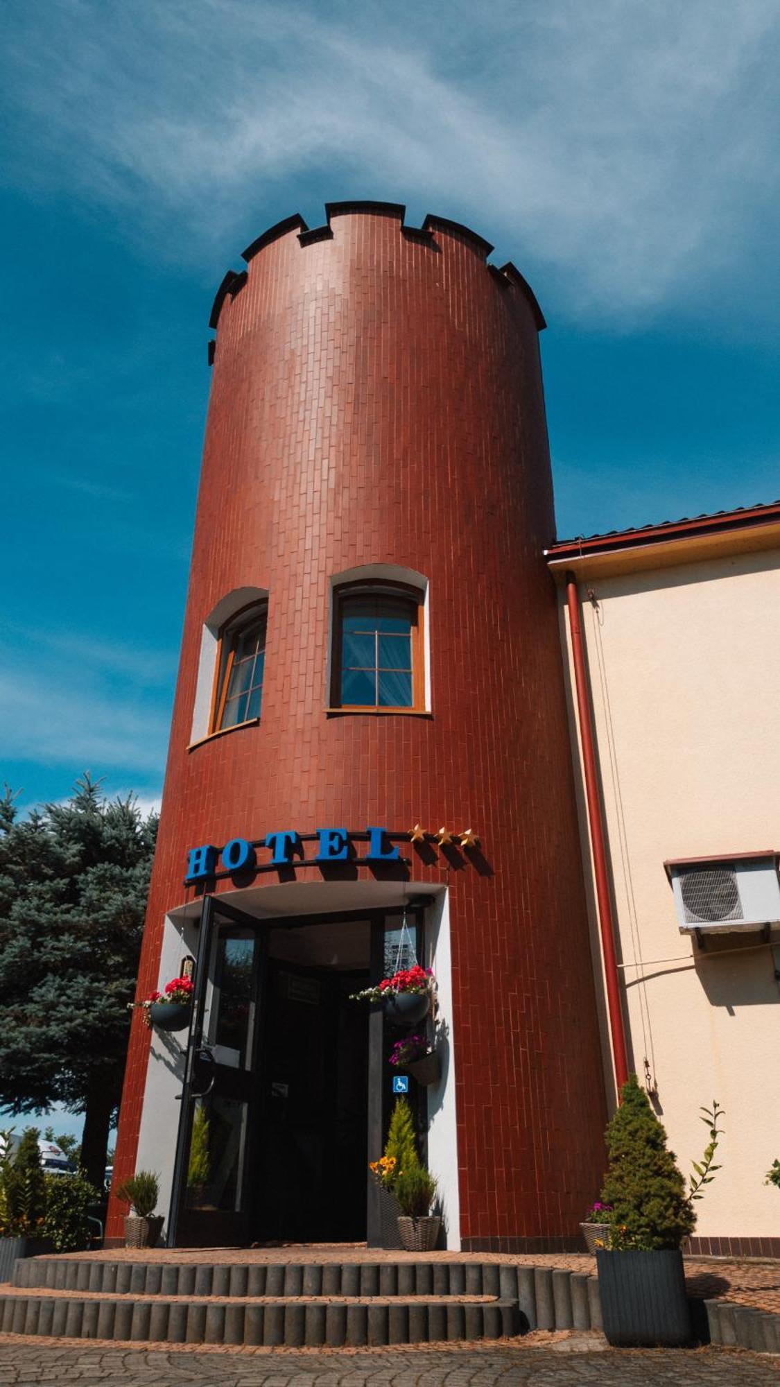 Hotel Marko Przemysl Luaran gambar